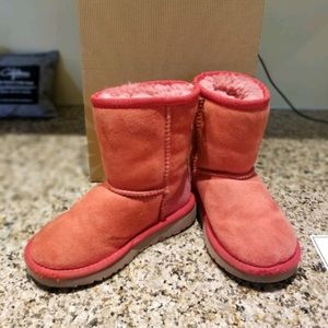 Excellent Condition Toddler Size 9 UGG Boots (Red)